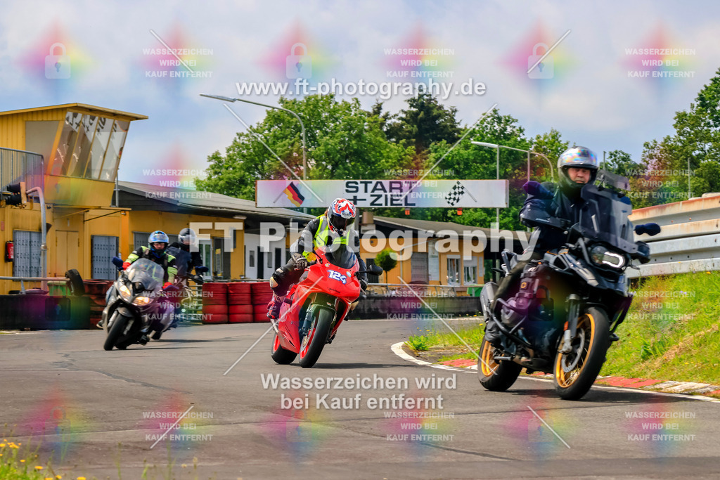 _TCM3230 | Hier findet Ihr Bilder von Touristenfahrten auf der Nürburgring Nordschleife oder von anderen Veranstaltungen die ich besucht habe. Viel Spass beim Durch Schauen 