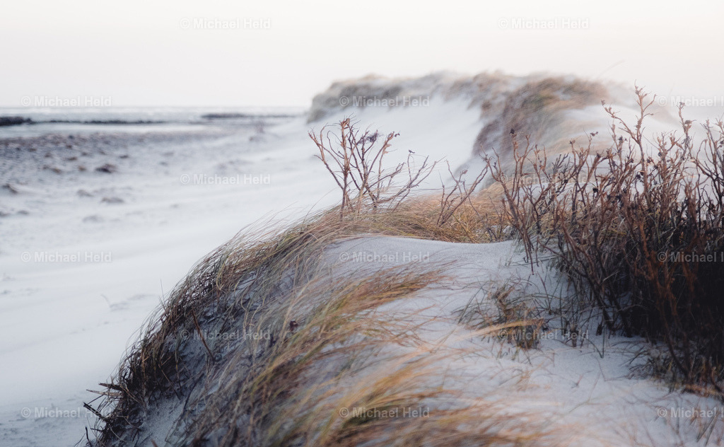 Wintersturm an der Ostsee bei Kiel | Profi-Fotos über Schleswig-Holstein und dem ganzen Norden für Büro, Hotel, Ferienhaus, Ferienwohnung, Wohnzimmer, Arztpraxis uvm. jetzt bestellen. - Realisiert mit Pictrs.com