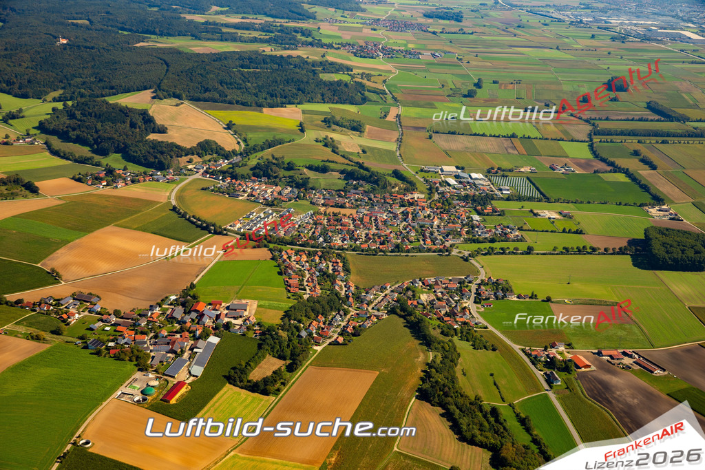 Das Luftbild zeigt :  Weng - Die Luftaufnahme wurde 2023 vom UL-Flugzeug aus erstellt ( keine Drohne ) - Hochauflösende Luftaufnahme - Für grossformatige Ausdrucke geeignet. Die Geschenkidee !Mit Lizenz und Bildrechte bestellbar