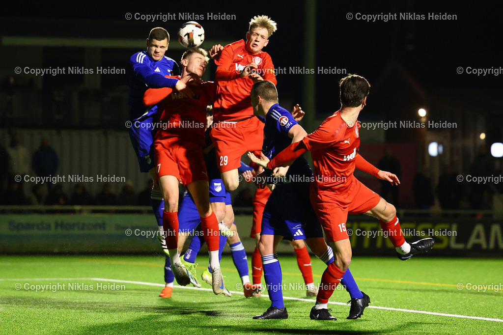 NH_FCKiliaKiel_TuSRotenhof_FlensOberliga_18032026 | #17 Marc Schwabe (FC Kilia Kiel) und #29 Lucas Groß (FC Kilia Kiel), #16 Jan Pioch (TuS Rotenhof)Fußball I Herren I Flens Oberliga I Saison 2025-2026 I 18. Spieltag I FC Kilia Kiel - TuS Rotenhof I 18.03.2026 I Kilia Stadion