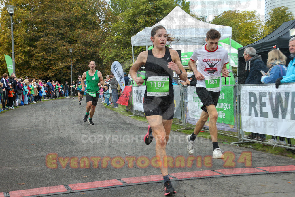 220925_1133_EX1_7624 | Sportfotografie im Rhein-Sieg Kreis, Köln, Bonn, NRW, Rheinland Pfalz, Hessen, etc. Unser Tätigkeitsfeld umfasst den Laufsport vom Volkslauf über den Marathon, Duathlon, Triathon bis zum Ultralauf wie Kölnpfad Ultra oder Schindertrail.
