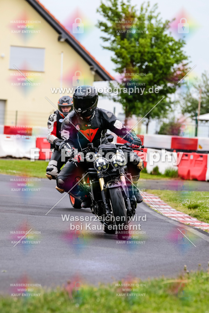 MotoTeamVBK-20390 | Hier findet Ihr Bilder von Touristenfahrten auf der Nürburgring Nordschleife oder von anderen Veranstaltungen die ich besucht habe. Viel Spass beim Durch Schauen 