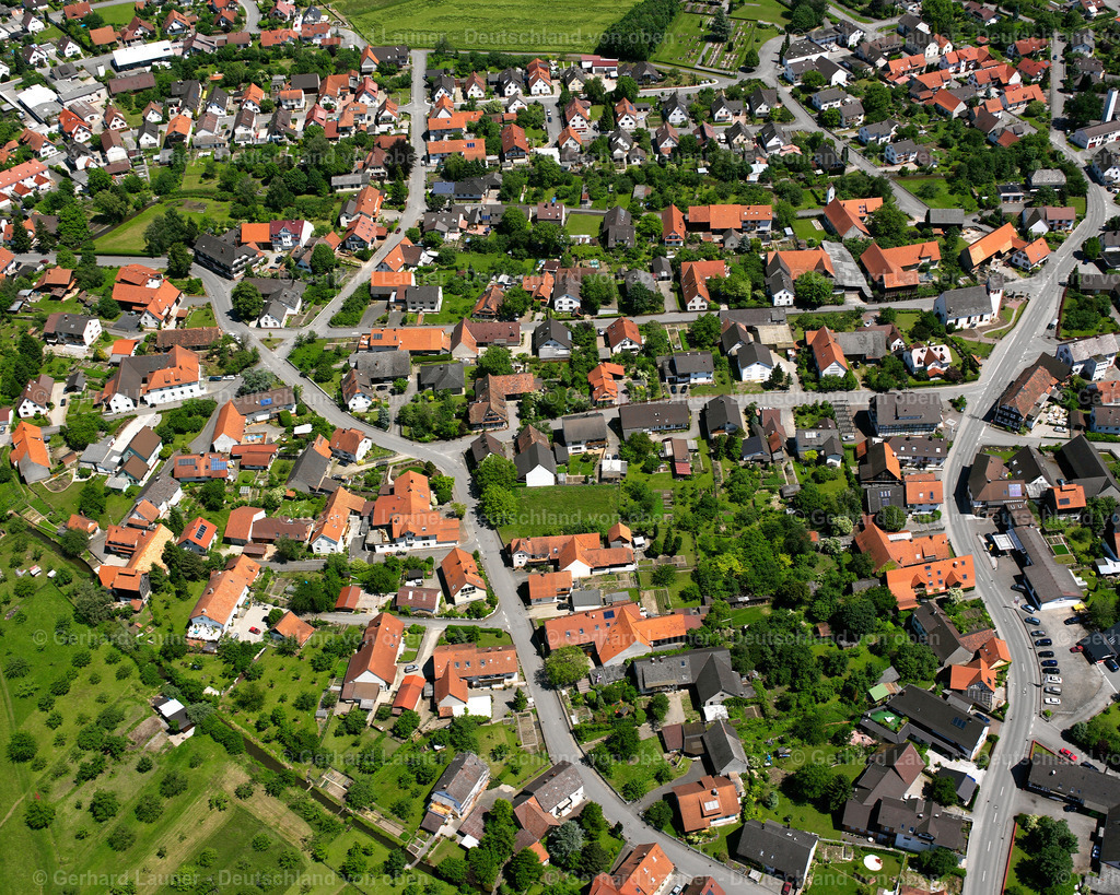 2626203 | LEUTESHEIM 09.06.2006 Wohngebiet einer Einfamilienhaus- Siedlung  in Leutesheim im Bundesland Baden-Württemberg, Deutschland // Single-family residential area of settlement  in Leutesheim in the state Baden-Wuerttemberg, Germany Foto: Gerhard Launer