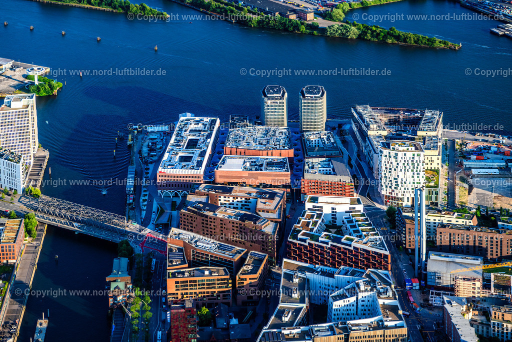 Hamburg_Westfield_Hafencity_ELS_8924160625 | HAMBURG 16.06.2025 Baustelle zum Neubau des Gebäudekomplexes des Einkaufszentrum am Überseequartier am Strandkai, Überseeboulevard, New-Orleans-Straße im Ortsteil Hafencity in Hamburg, Deutschland. Weiterführende Informationen bei: CHRISTIAN DE PORTZAMPARC,  Depenbrock Bau GmbH & Co. KG,  F + Z Baugesellschaft, Zweigniederlassung der Hecker Bau GmbH & Co. KG,  Unibail-Rodamco Germany GmbH,  Unibail-Rodamco ÜSQ Süd Quartiersmanagement GmbH. // Construction site for the new building complex of the shopping center at the Ueberseequartier on Strandkai, Ueberseeboulevard, New-Orleans-Strasse in the Hafencity district of Hamburg, Germany. Further information at: CHRISTIAN DE PORTZAMPARC,  Depenbrock Bau GmbH & Co. KG,  F + Z Baugesellschaft, Zweigniederlassung der Hecker Bau GmbH & Co. KG,  Unibail-Rodamco Germany GmbH,  Unibail-Rodamco UeSQ Sued Quartiersmanagement GmbH. Foto: Martin Elsen