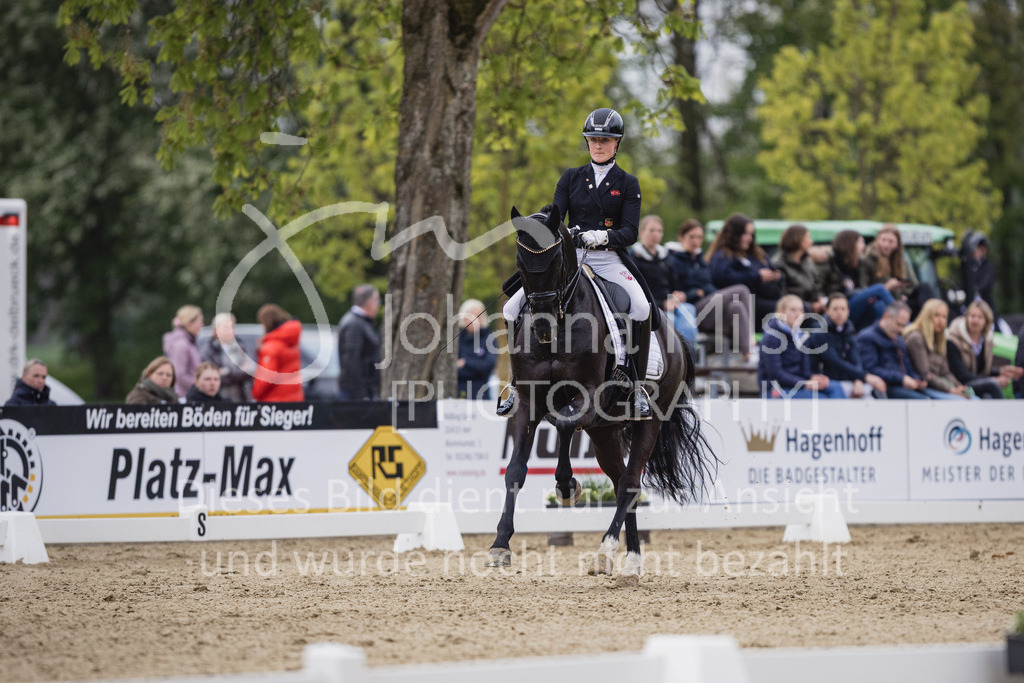 230429_Dressurfestival_S3St-236 | Deine schönsten Turniermomente als professionelle Fotos! Entdecke hochwertige Pferdesport-Fotografie im Online-Shop. Jetzt Fotos finden & bestellen!