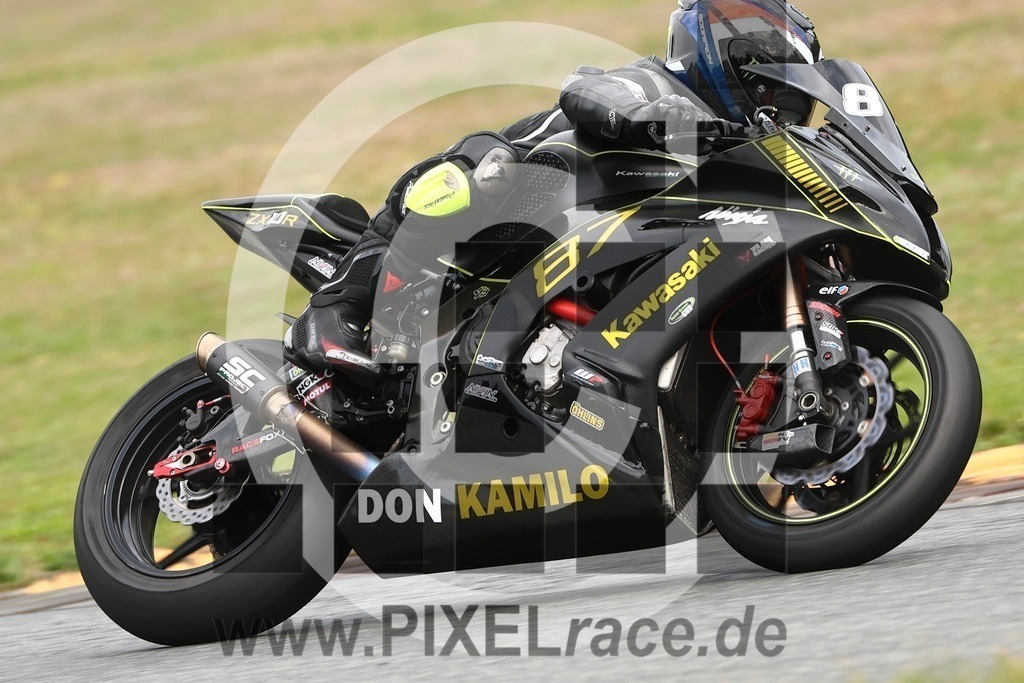 0087-20250908_10383 | Schöne Erinnerungen an spannende Momente - das festzuhalten ist unser Job. PIXELrace.de ist seit 2003 auf den Rennstrecken Europas unterwegs um die Action draußen beim Fahren und die wunderbare Stimmung imm Fahrerlager für euch einzufangen.