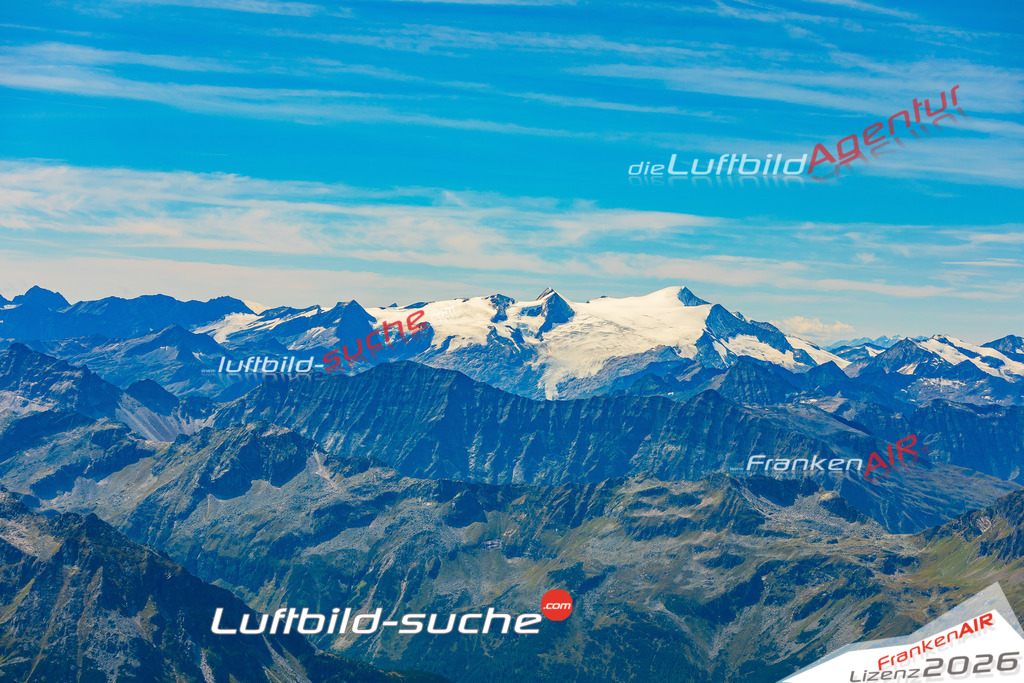 Luftaufnahme von Prägraten am Großvenediger - Die Luftaufnahme wurde 2025 vom UL-Flugzeug heraus erstellt ( keine Drohne ) - Hochauflösende Luftaufnahme - für professionelle Ausdrucke geeignet. Die Geschenkidee !Mit Lizenz und Bildrechte bestellbar