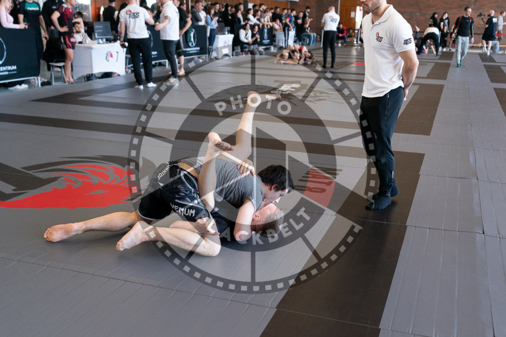 20250329PBB1368 | Fighters compete during the International Luta Livre (ILLCS) Germany IX Spring 2025 Competition spring on March 29, 2025 in Hannover, Germany.© Chiara Dazi