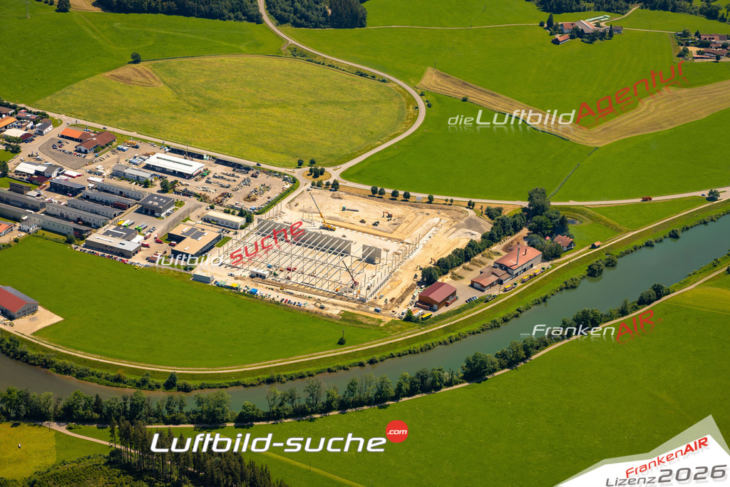 Das Luftbild zeigt : Krugzell Altusried - Die Luftaufnahme wurde 2024 vom UL-Flugzeug aus erstellt ( keine Drohne ) - Hochauflösende Luftaufnahme - Für grossformatige Ausdrucke geeignet. Die Geschenkidee !Mit Lizenz und Bildrechte bestellbar