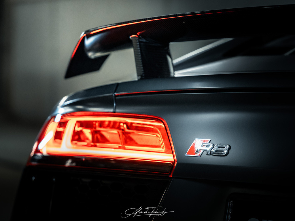 R6PZ9600 _ | Audi R8 V10 - Realisiert mit Pictrs.com