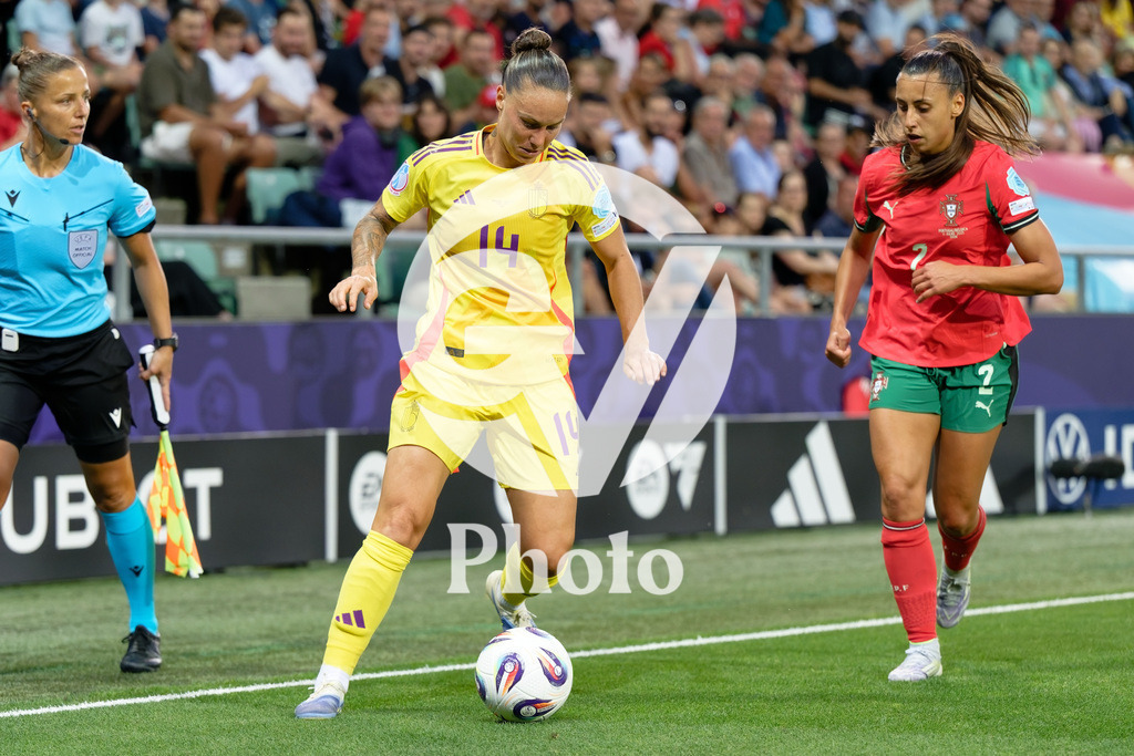Portugal v Belgium: UEFA Women's EURO 2025 Group B | SION, SWITZERLAND - JULY 11: Jassina Blom of Belgium (L)  controls the ball  under pressure from Catarina Amado of Portugal (R) during the UEFA Women's EURO 2025 Group B match between Portugal and Belgium at Stade de Tourbillon on July 11, 2025 in Sion, Switzerland. (Photo by Giuseppe Velletri/Sports Press Photo/Getty Images)