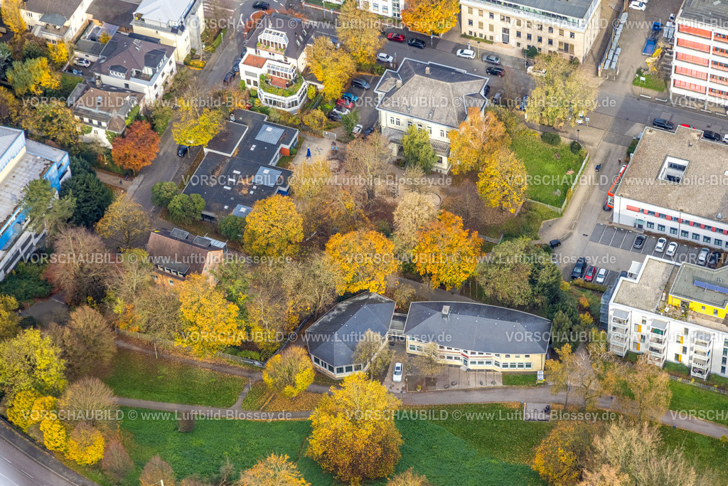 Hagen251101189 | Luftbild, Kultopia Kulturzentrum, Kindertagesstätte Konkordiastraße und Villa Laufenberg, herbstliche Bäume, Mittelstadt, Hagen, Ruhrgebiet, Nordrhein-Westfalen, Deutschland