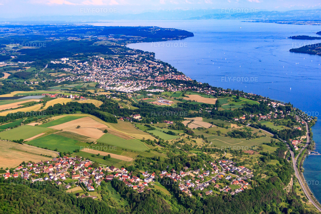 Luftbild: Blick über den Bodensee aus Nordwesten im Ortsteil Hödingen in Überlingen im Bundesland Baden-Württemberg in Deutschland.Foto: IMG_57478.jpg vom 08.06.2013 durch Werner Riehm/FLY-FOTO.deAuflösung des Originals: 4442 x 2961 px