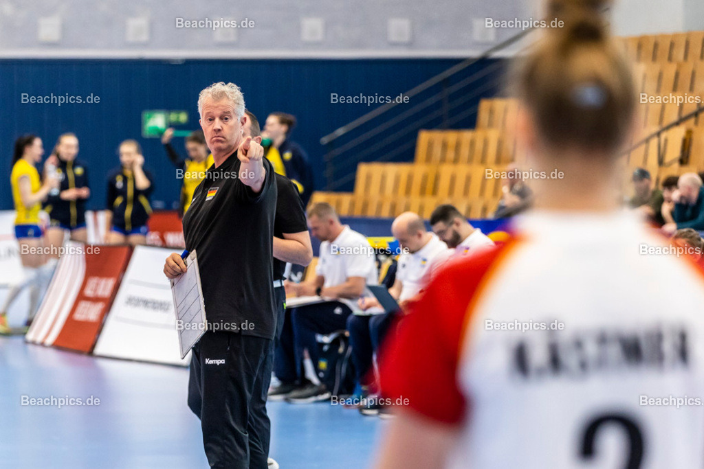 2023-00070847-Freundschaftsspiel-Deutschland-Ukraine | Vital HEYNEN (Bundestrainer) GER 20.05.2023; Berlin Foto: Gerold Rebsch - www.beachpics.de

