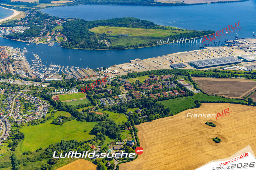 Schrägluftbild  Alt Travemünde  Lübeck - Das Luftbild wurde 2025 vom UL-Flugzeug heraus erstellt (ohne Drohne- keine Drohnenaufnahme ) - Hochauflösende Luftaufnahme -Nicht vergleichbar mit Google Maps oder Satelittenbilder- Die Geschenkidee !Mit Lizenz und Bildrechte bestellbar
