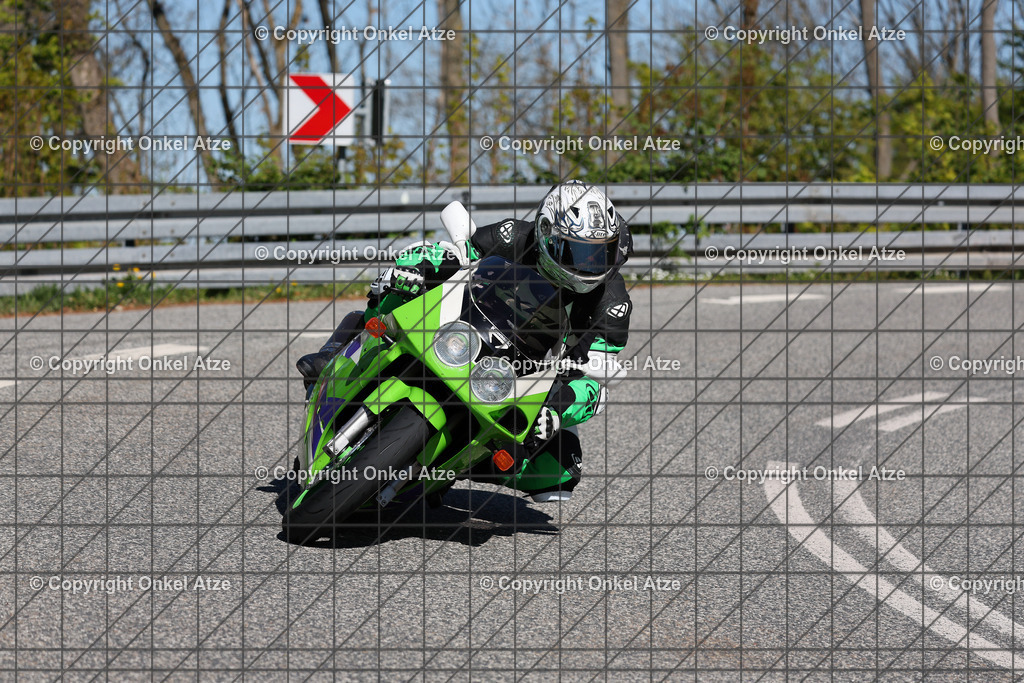 IMG_8870 | Fotograf am Kyffhäuser. Onkel Atze. Kyffhäuser Rennstrecke. Café36. Motorsportfotografie. - Realisiert mit Pictrs.com
