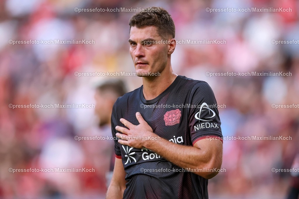B0405082501161 | 05.08.2025, Fußball, Bayer 04 Leverkusen - Pisa Sporting Club, Testspiel, Saisoneröffnung in der BayArena, Saison 2025 2026: Patrik Schick (Bayer04 #14)  DFB regulations prohibit any use of photographs as image sequences and or quasi-video.