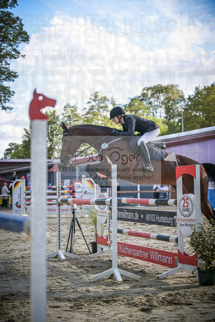 DOS_4091 | Entdecke hochwertige Reitturnierfotos von Foto Oger. Professionell, emotional und authentisch – jetzt Lieblingsmomente im Shop bestellen.Deutschlandweite Turnierfotografie. - Realisiert mit Pictrs.com