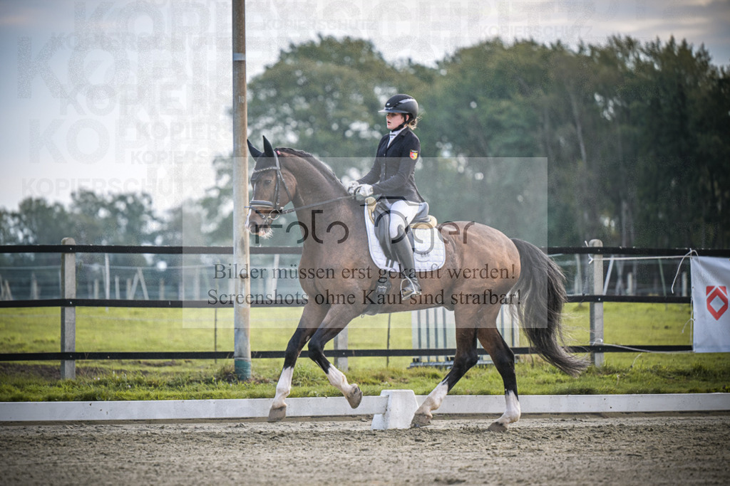 DOS_3889 | Entdecke hochwertige Reitturnierfotos von Foto Oger. Professionell, emotional und authentisch – jetzt Lieblingsmomente im Shop bestellen.Deutschlandweite Turnierfotografie. - Realisiert mit Pictrs.com