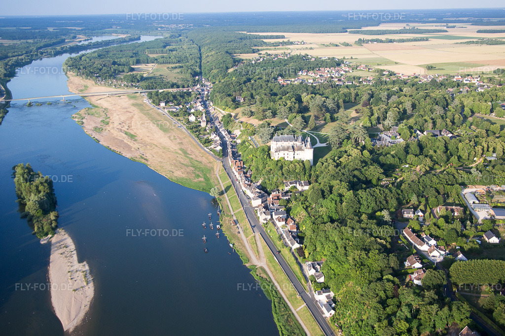 Luftbild: Ortsansicht in Chaumont-sur-Loire im Bundesland Loir-et-Cher in Frankreich. Foto: IMG_082440.jpg vom 20.06.2015 durch Werner Riehm/FLY-FOTO.de