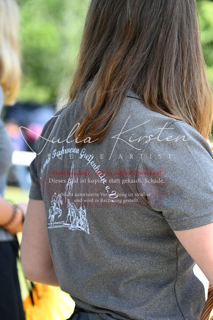 DSC_9915 | Pferde- und Turnierfotografie in Westsachsen. Pferdeportraits, Auftragszeichnungen und intuitive Kunst.