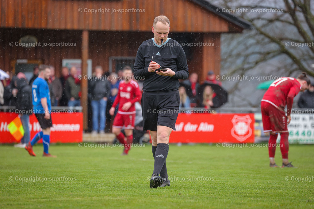 BQ3I5716 | 15.04.2023; kreisliga A Wetzlar; Rasenplatz Niederlemp; SpVgg Lemp - TSV Blasbach; Ergebnis: 0:1 (0:0)