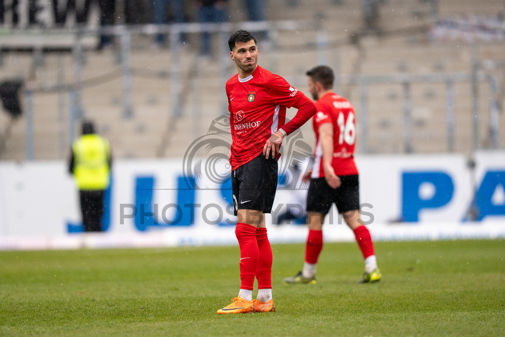 SG Sonnenhof Grossaspach vs. FC 08 Homburg, Fussball, Regionalliga Suedwest, 26. Spieltag, 28.03.2026 | Mert Tasdelen (SG Sonnenhof Grossaspach, #10) ist enttaeuscht nach der Niederlage,SG Sonnenhof Grossaspach vs. FC 08 Homburg, Fussball, Regionalliga Suedwest, 26. Spieltag, 28.03.2026