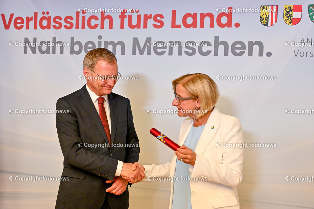 Pressekonferenz Land Ooe_ Oberoesterreich uebernimmt den Vorsitz in der Landeshauptleute-Konferenz_ 03.07.2024-61 | 03.07.2024, Linz, AUT, Pressekonferenz Land Ooe, Oberoesterreich uebernimmt den Vorsitz in der Landeshauptleute-Konferenz, im Bild Thomas Stelzer (VP, Landeshauptmann Oberoesterreich), Johanna Mikl-Leitner (VP, Landeshauptfrau Niederoesterreich)