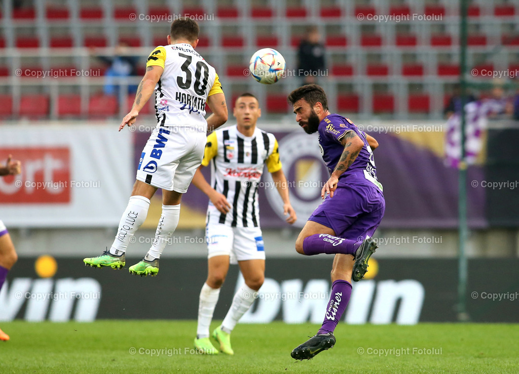 A_LUI_151022_07 | SPORT,FUSSBALL,TIPICO BUNDESLIGA AUSTRIA KLAGENFURT-LASK 15.10.20022 IM BILD :KOSAMAS GKEZOS(KLAGENFURT) UND SASCHA HORVATH (LASK) FOTO:FOTOLUI/MARIOWIMMER
