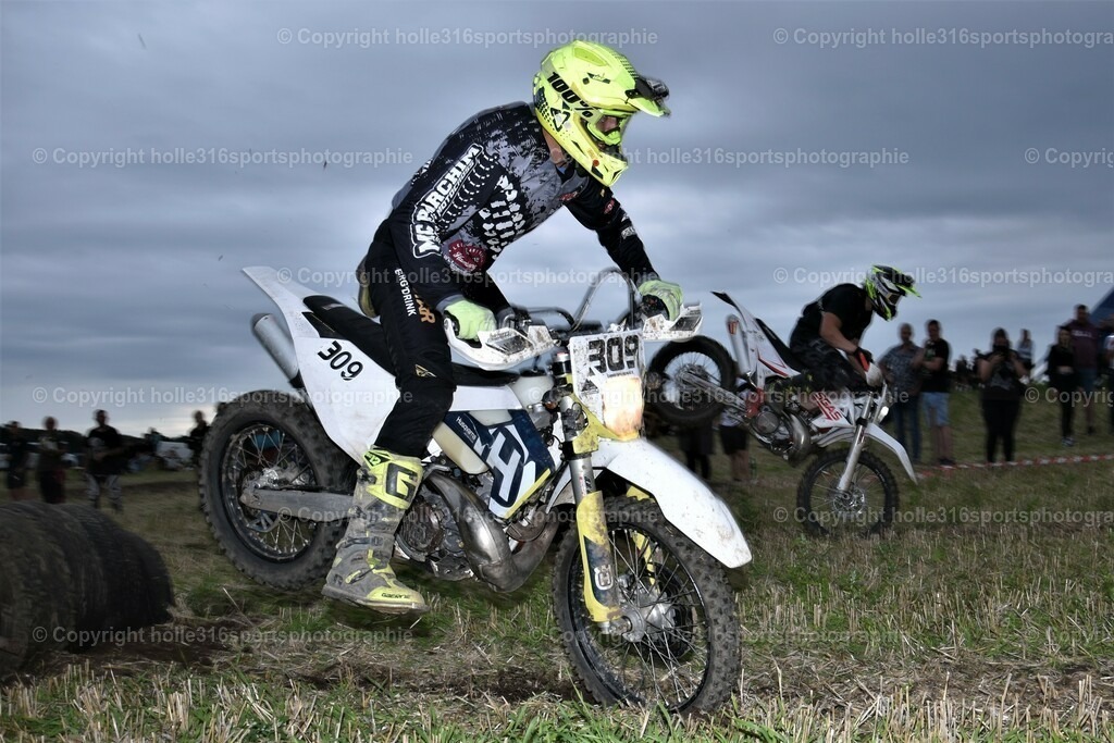 DSC_0244_01 (3) | Sportfotografie , Motorsport, Motoross, Reitsport, Mointainbike, Enduro,
Landschaft , Outdoor, Eventfotografie, Landschaft, Bilder online bestellen - Realisiert mit Pictrs.com