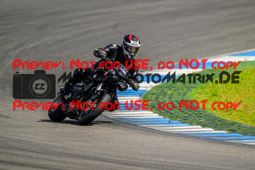 MaZZes_FotoMatrix_240615_6007705_7306 | ROT