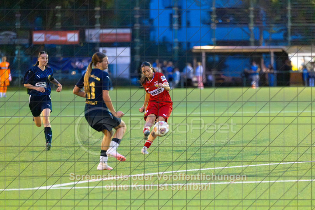 20261007_190422_0072_(c)_by_PhotoPeet | #,ASV Spartania Eislingen (blau) vs. VFB Stuttgart (rot), Fußball, Verbandspokal der B-Juniorinnen,  Saison 2026/2027, Kunstrasenplatz, Öschhalle, 73054 Eislingen, 07.10.2026 - 18:30 Uhr,Foto: PhotoPeet / Sport- &amp; Eventfotografie / Peter Harich