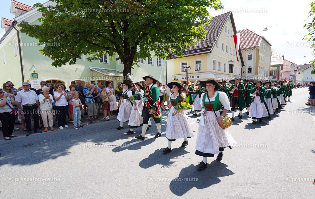 18c-TANNHEIM-Bundesmusikfest-2023-Juni16-Reutte-DSC01829 | Info aus dem Bezirk Reutte/Ausserfern Tirol sowie eine umfangreiche Bilddatenbank über die gesamte Region: Lechtal, Talkessel Reutte, Tannheimertal, Zwischentoren. Lech, Plansee, Zugspitze, Grenztunnel, B179, Fernpassstraße, Verkehr, Lawinen, Tradition, - Realisiert mit Pictrs.com