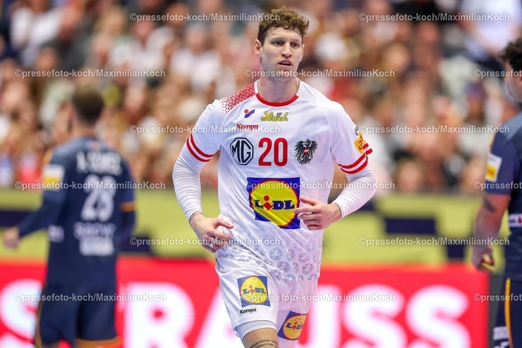 EHF17012601141 | 17.01.2026, Handball, Men's EHF EURO 2026, Österreich - Spanien, Jyske Bank Boxen in Herning, Dänemark, Preliminary Round:  Sebastian Frimmel (Austria #20) 