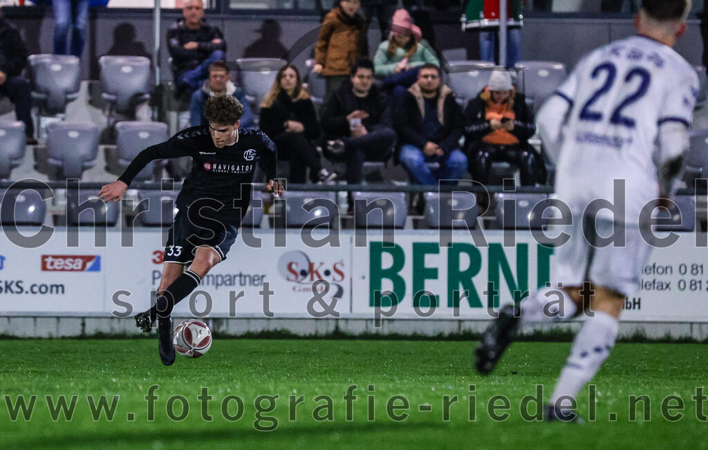 2024-03-15_036_FC_Schwaig_gegen_1_FC_Garmisch-Partenkirchen | Oberding, Deutschland, 15.03.2024:
Fußball, Landesliga Südost 2023 / 2024, 25. Spieltag, FC Schwaig gegen 1. FC Garmisch-Partenkirchen, Endergebnis: 4:0

Joshua Steindorf (FC Schwaig, #33)

Foto: Christian Riedel / fotografie-riedel.net