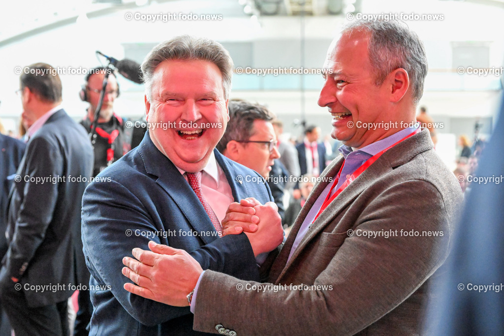 Bundesparteitag SPOE in Linz Design Center_ 03.06.2023-19 | 03.06.2023, Linz, AUT, Bundesparteitag SPOE in Linz Design Center, im Bild Michael Ludwig (SP, LH und Bgm. Wien), Andreas Schieder (SP, EU Parlament)