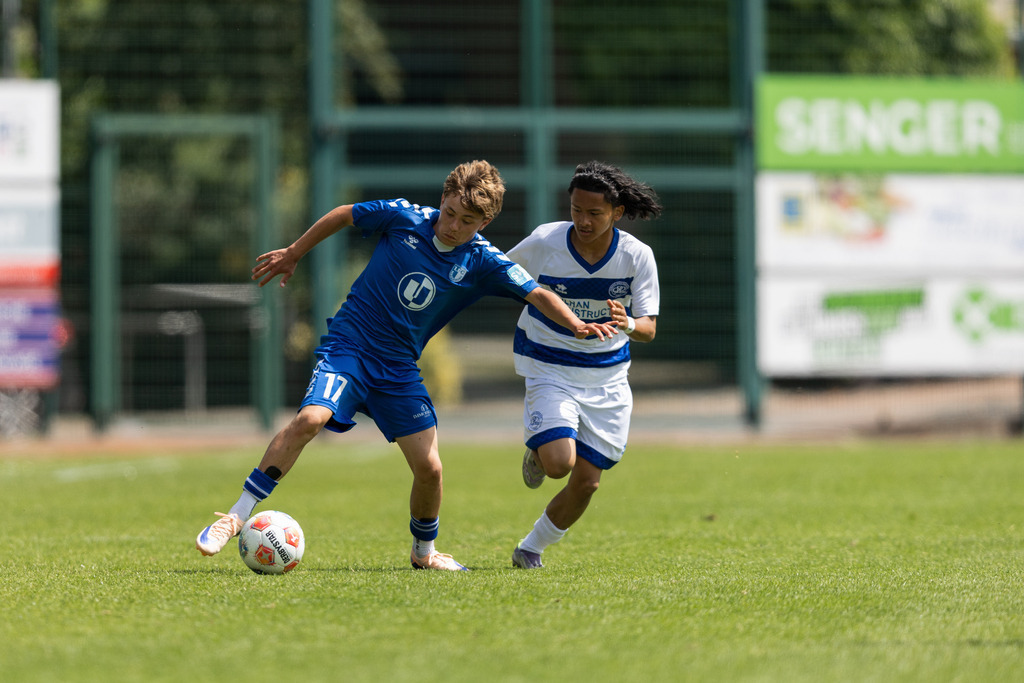 Fußball I Männer I 40. Pfingscup Hollage I 13086 | realhellocedii - Realisiert mit Pictrs.com