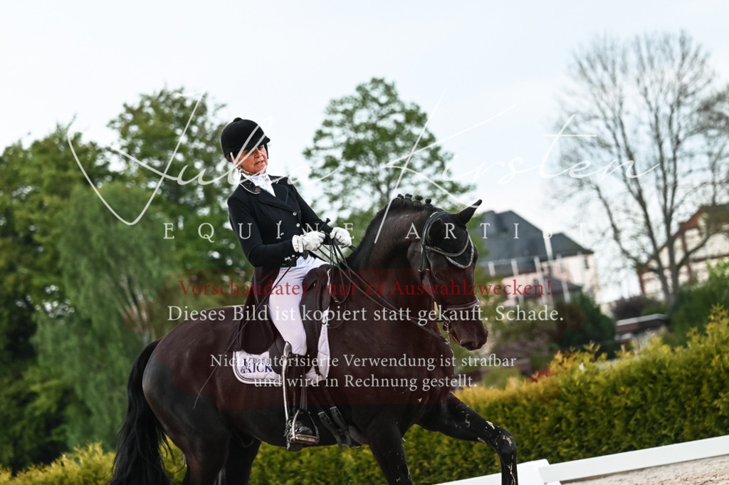20230514_JK-Röhrsdorf-21-436 | Pferde- und Turnierfotografie in Westsachsen. Pferdeportraits, Auftragszeichnungen und intuitive Kunst.