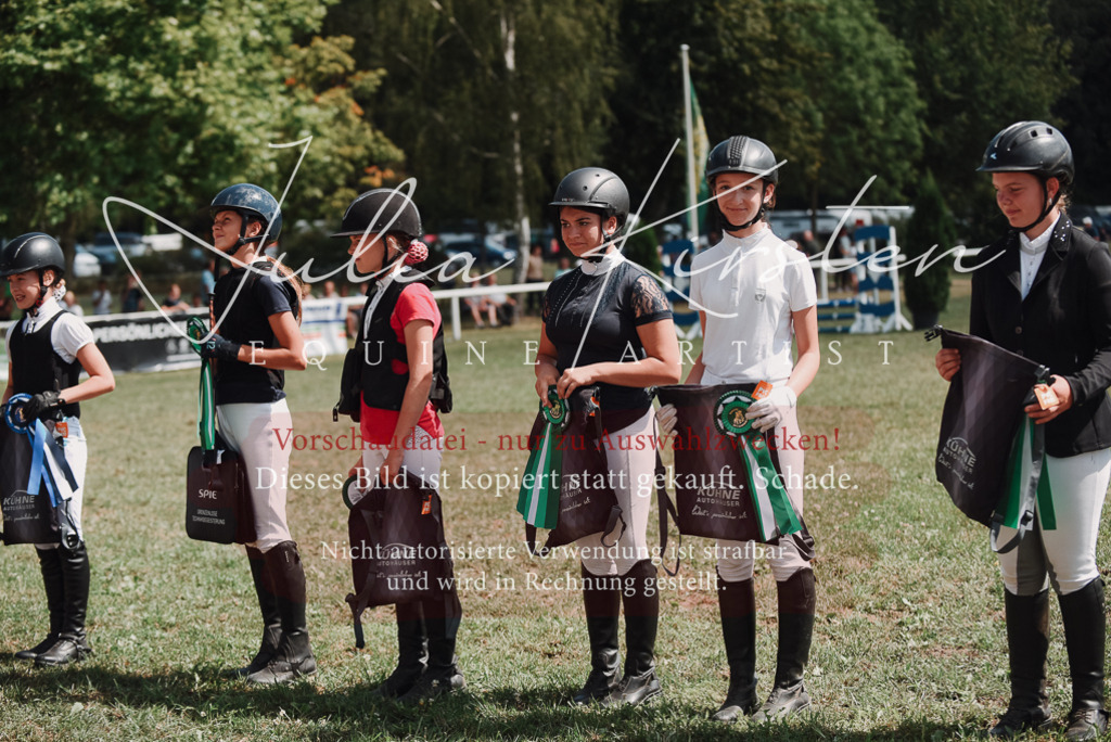 DSC_5907 | Pferde- und Turnierfotografie in Westsachsen. Pferdeportraits, Auftragszeichnungen und intuitive Kunst.