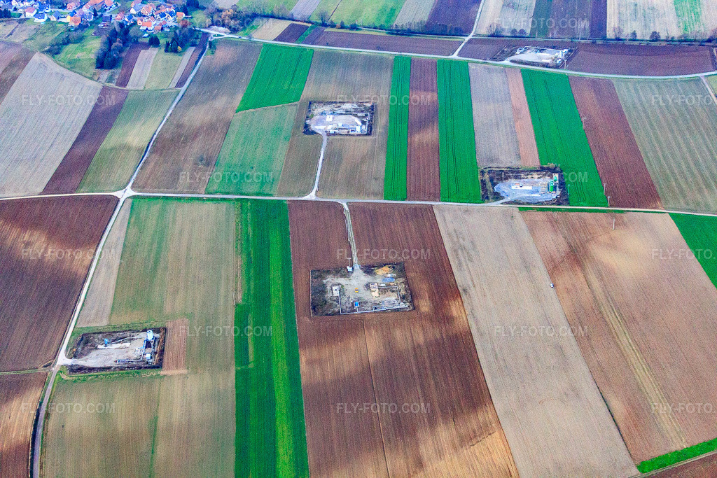 Aerial view: Oil pumps in Niederlauterbach in the state Bas-Rhin, France. – Photo: IMG_22974.jpg taken on 11/21/2009 by Werner Riehm/FLY-FOTO.com – Resolution of the original: 4752 x 3168 px