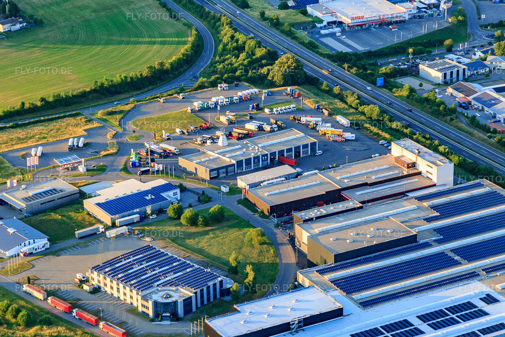 Luftbild: Riess GmbH & Co. KG, Truck Competence Center | Mercedes-Benz | DAF und ASS Car GmbH Abschleppservice  http://www.riess-gruppe.de/standorte/zimmern-or/ https://new.ass-car-truck.de/ in Zimmern ob Rottweil im Bundesland Baden-Württemberg in Deutschland. Foto: IMG_148759.jpg vom 27.06.2025 durch ©2025 Werner Riehm fly-foto.de/copyright