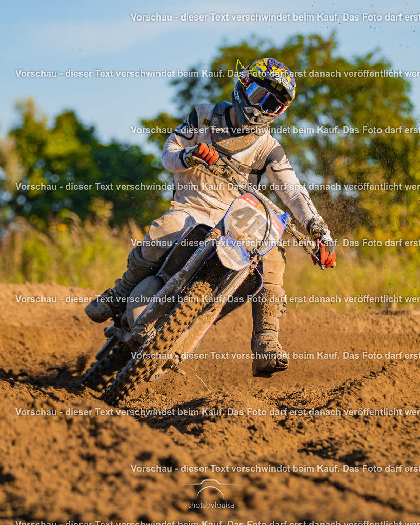 09_21_LM_Schenkenhorst-0540 | Sportfotografin aus Berlin-Brandenburg mit Fokus auf Motocross. Ich halte deine sportliche Leistung und echte Emotionen auf und neben der Strecke professionell fest. Entdecke die Fotos von deinem Rennen und bestelle sie direkt hier im Shop.