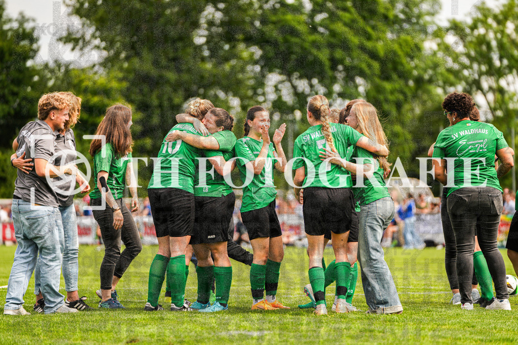 GER, FC Hauingen - SV Waldhaus, Frauen-Fussball, Rothaus Bezirkpokal, Finale, Saison 2024/2025, 29.05.2025 | GER, FC Hauingen - SV Waldhaus, Frauen-Fussball, Rothaus Bezirkpokal, Finale, Saison 2024/2025, 29.05.2025Foto: TH Fotografie/Alessio Bosco