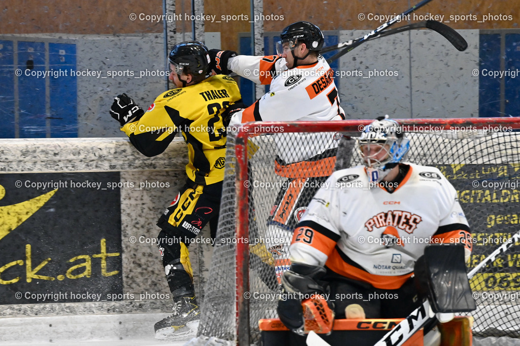 EC Hornets Spittal vs. USC Piraten Velden 18.2.2024 | #22 Thaler Tim EC Hornets Spittal, #7 DeSantis lason USC Velden, #29 Stroi Thomas USC Velden, EC Hornets Spittal vs. USC Piraten Velden 18.2.2024, EC Hornets Spittal vs. USC Piraten Velden 18.2.2024 am 18.02.2024 in Spittal an der Drau (Eissportzentrum Spittal), Austria, (Photo by Bernd Stefan)