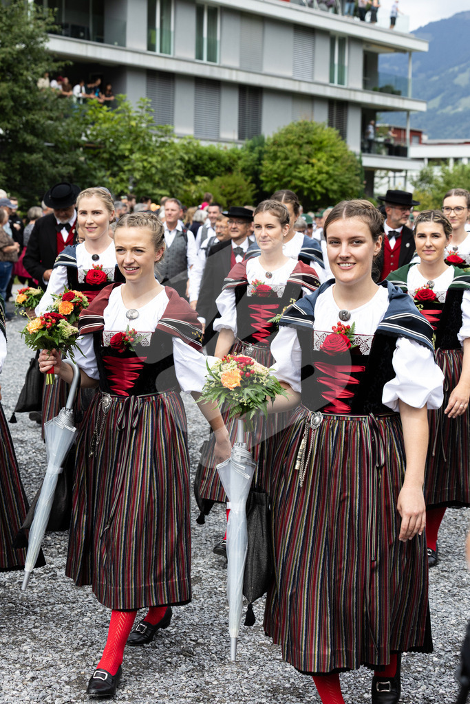 ESAF2025_Freitag_4044 | Die Schwinger des Schwyzer Kantonalen Schwingerverbandes: Fotos, die Dynamik und Leidenschaft festhalten, sowie emotionale Momente aus dem traditionellen Schwingsport zeigen. - Realisiert mit Pictrs.com