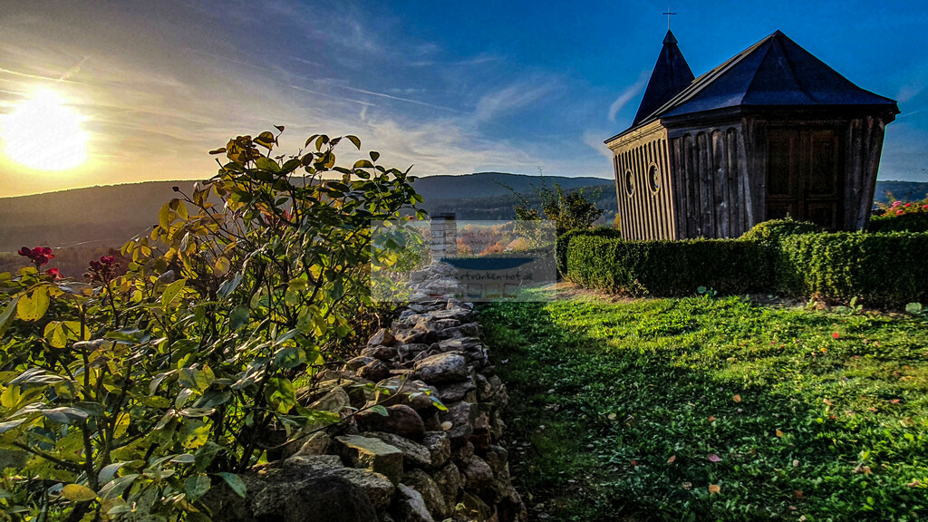 Sonnenuntergang an der Andreas Kapelle im Herbst | Impressionen rund um Hochfranken - Frankenwald - Fichtelgebirge - Realisiert mit Pictrs.com