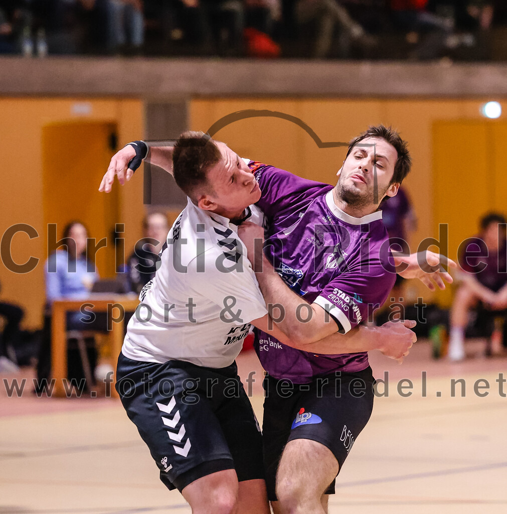 2025-02-15_057_SpVgg_Altenerding_gegen_SVW_Burghausen | Erding, Deutschland, 15.02.2025:Handball, Bezirksoberliga Männer 2024 / 2025, 16. Spieltag, SpVgg Altenerding gegen SVW Burghausen, Endergebnis: 32:31Christian Schreyer (SVW Burghausen, #47), Simon Rüdiger (SpVgg Altenerding, #7)Foto: Christian Riedel / fotografie-riedel.net