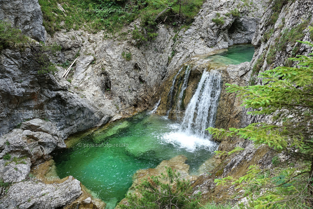 welltvi-2019-Juli09--Stuibenfaelle-Planseeabfluss-Reutte-DSD03358 | Info aus dem Bezirk Reutte/Ausserfern Tirol sowie eine umfangreiche Bilddatenbank über die gesamte Region: Lechtal, Talkessel Reutte, Tannheimertal, Zwischentoren. Lech, Plansee, Zugspitze, Grenztunnel, B179, Fernpassstraße, Verkehr, Lawinen, Tradition, - Realisiert mit Pictrs.com