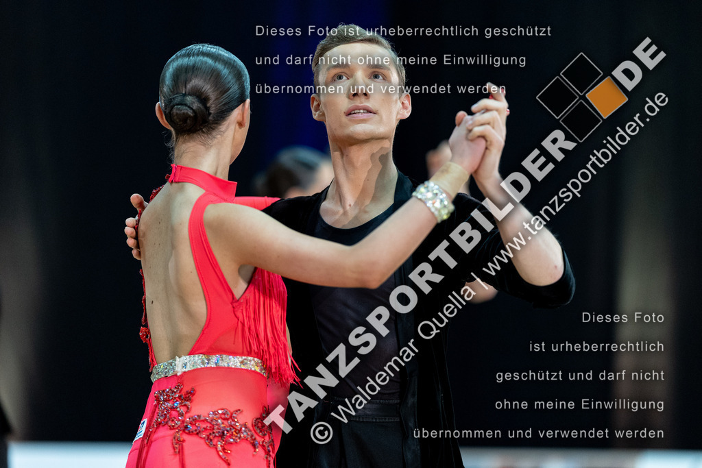 20240120-02017 | Hier finden Sie Tanz Bilder vom Latein und Standard Formationen tanzen. Sportbilder vom Tanzsport. Schöne Fotos und von Weltmeisterschaft, Europameisterschaft, Bundesliga, Regionalliga, Oberliga und Landesliga sowie von GOC Stuttgart, DanceComp, WM Bremen