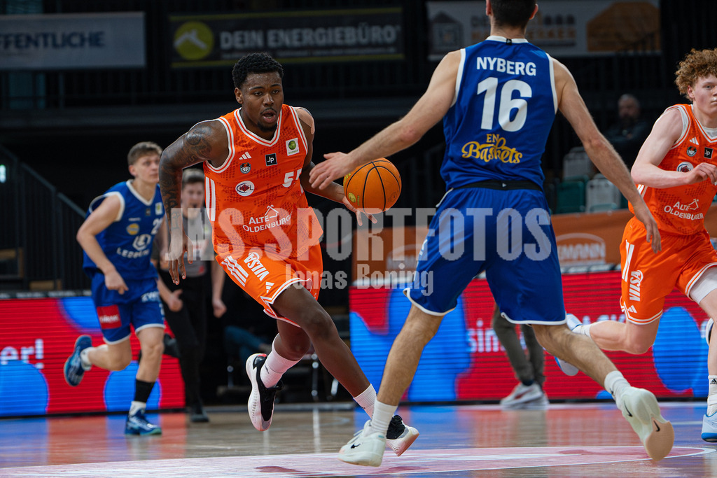 Basketball I Herren I Saison 2025-2026 I 2. Bundesliga ProB Nord I 23. Spieltag I RASTA Vechta II - EN Baskets Schwelm I 7637 | Joel Moketo Lungelu (55, RASTA Vechta II) - Realisiert mit Pictrs.com